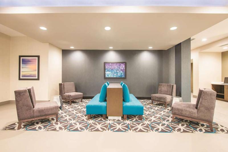 La Quinta By Wyndham York Exterior foto